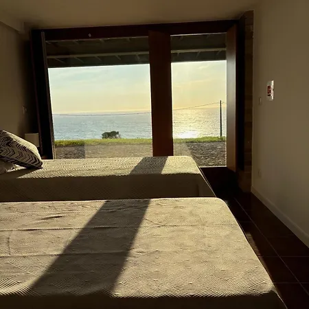 Atlantic - Sea Front Farm stay *